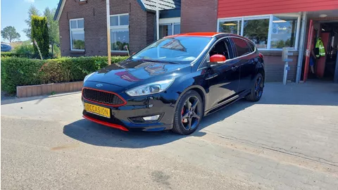 Ford Focus 1.5 Red Edition