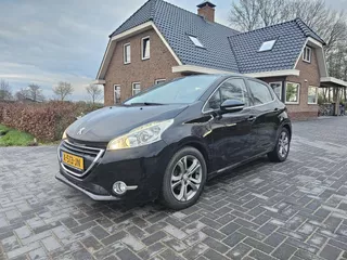 Peugeot 208 1.6 VTi Intu&iuml;tive